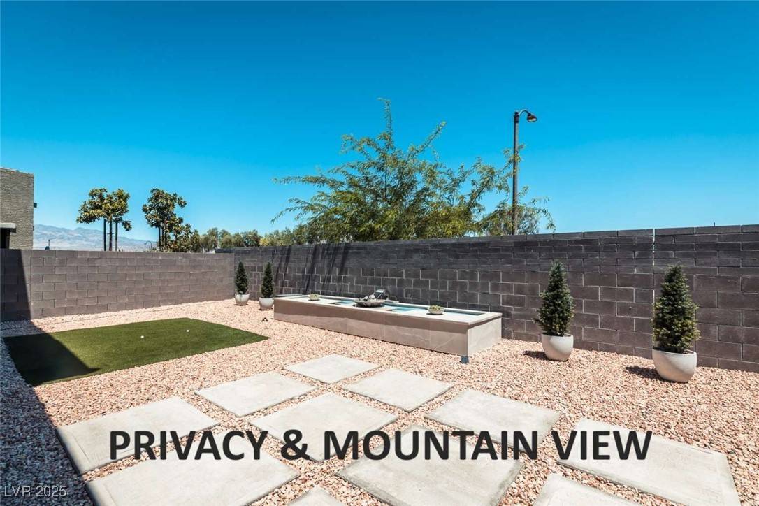 Las Vegas, NV 89143,9732 Abel Cliff ST