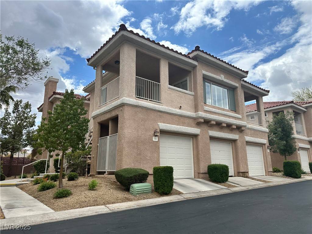 Henderson, NV 89012,251 S Green Valley Pkwy #721