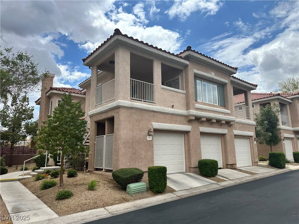 Henderson, NV 89012,251 S Green Valley Pkwy #721