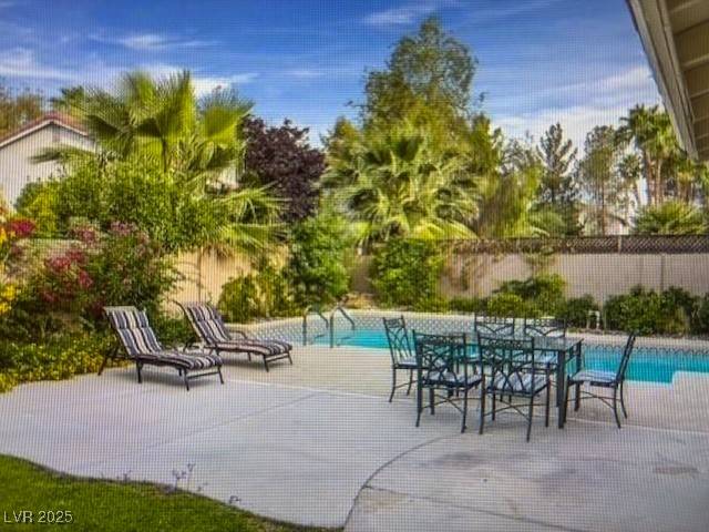 Henderson, NV 89014,390 Rushing Creek CT