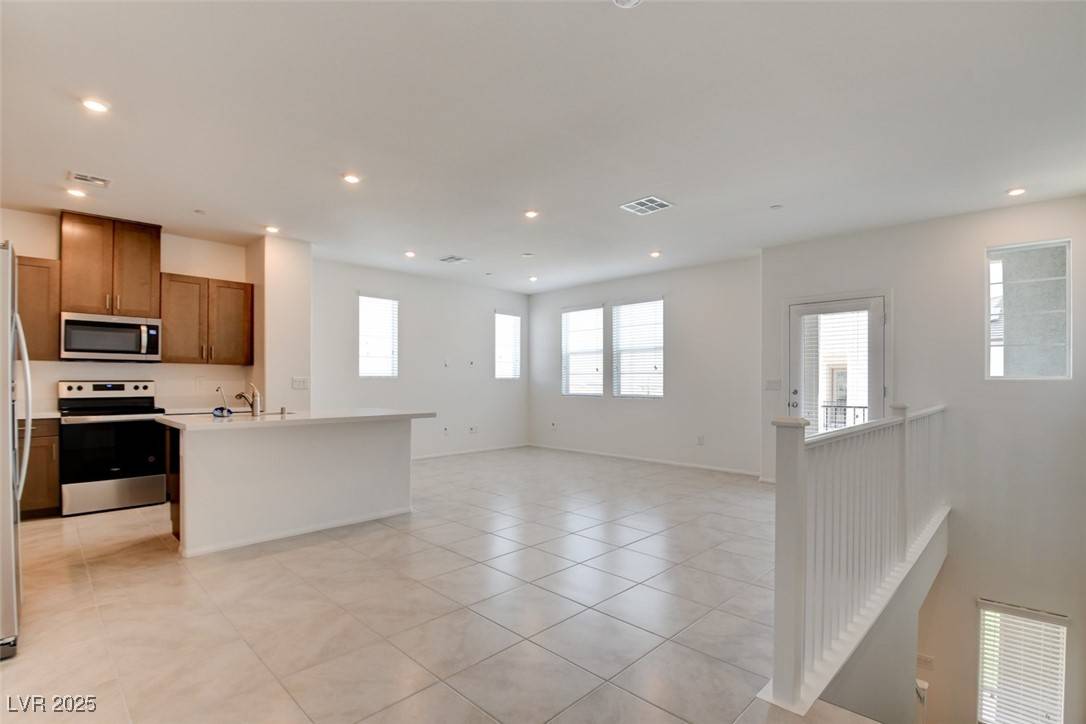 Las Vegas, NV 89148,5728 Crenellated ST