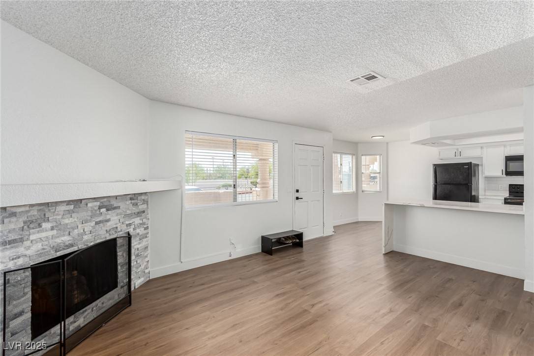 Las Vegas, NV 89128,905 Sulphur Springs LN #101