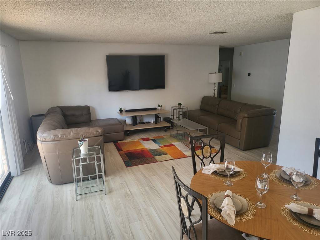 Las Vegas, NV 89121,3164 Elmrock PL