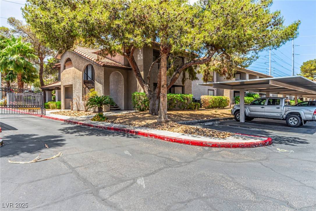 Las Vegas, NV 89117,2606 DURANGO DR #181