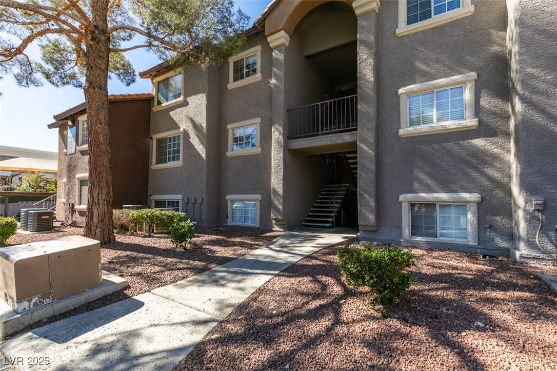 Las Vegas, NV 89117,2750 S Durango DR #2012