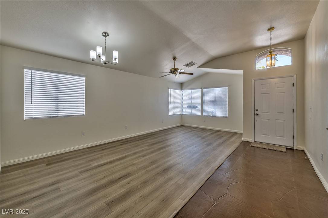 Las Vegas, NV 89130,5252 Velazco LN
