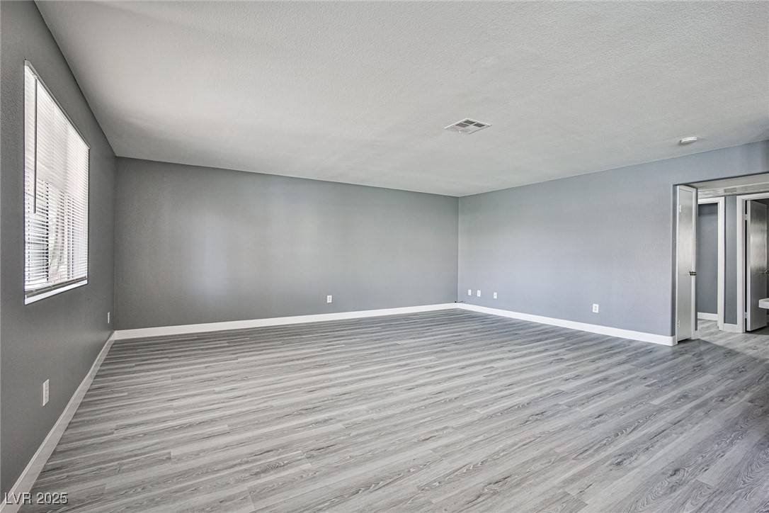 Las Vegas, NV 89117,8410 Eldora AVE #1005