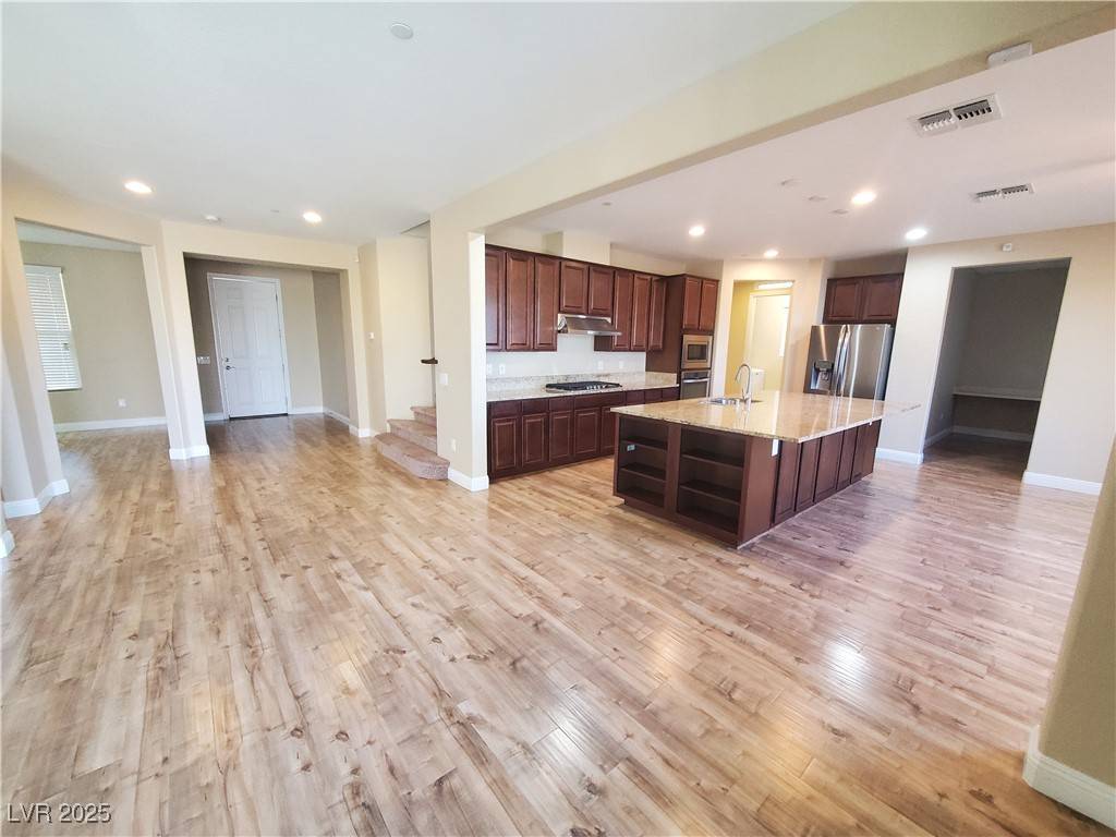 Henderson, NV 89002,120 Clouded AVE