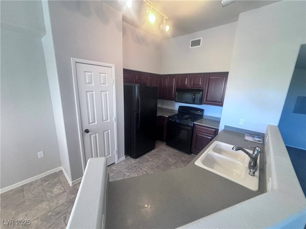 Las Vegas, NV 89149,9303 Gilcrease AVE #2249