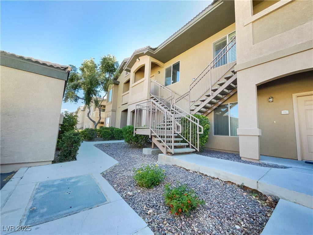 Las Vegas, NV 89113,8985 S Durango DR #2081