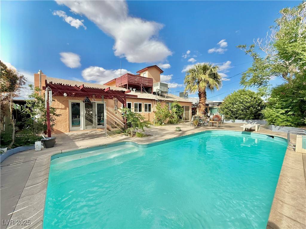 Henderson, NV 89015,107 Elm ST