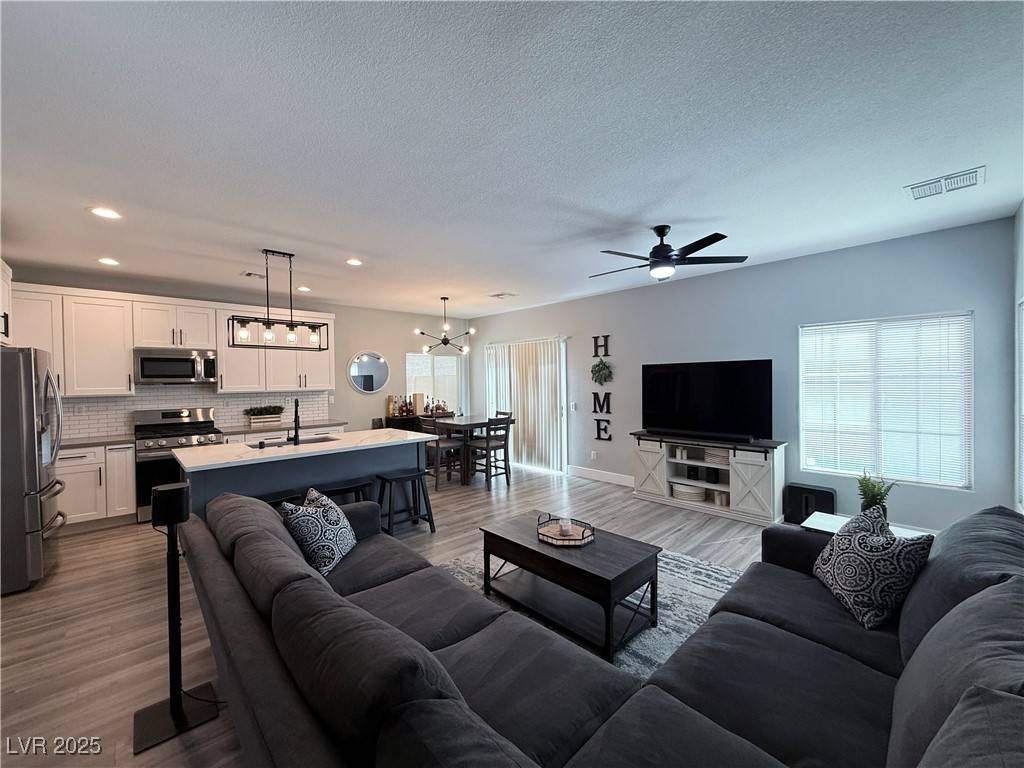 Las Vegas, NV 89149,7868 Sambar CT