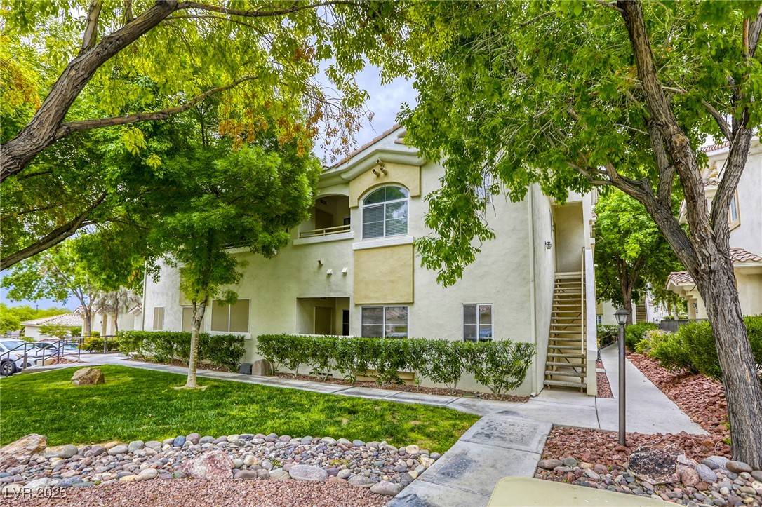 Las Vegas, NV 89144,1420 Red Crest LN #202