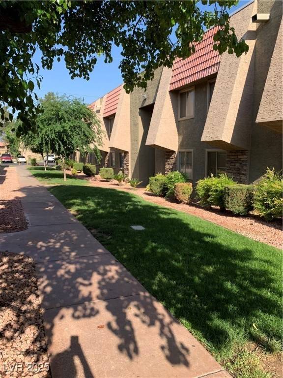 Las Vegas, NV 89103,4954 RIVER GLEN DR #123