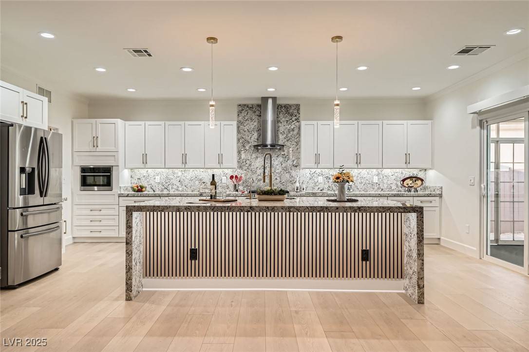 Henderson, NV 89044,2372 Perrysburg DR