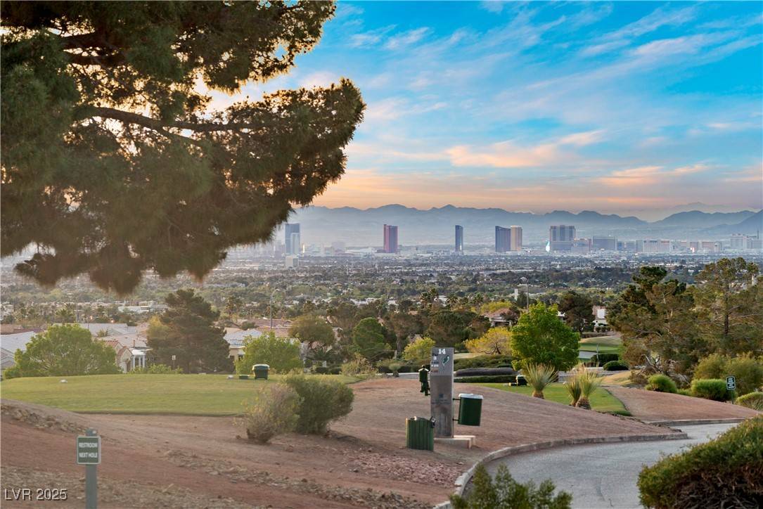 Las Vegas, NV 89134,2742 Darby Falls DR