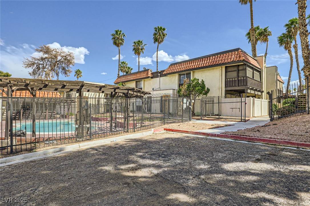 Las Vegas, NV 89169,1420 Vegas Valley DR #22
