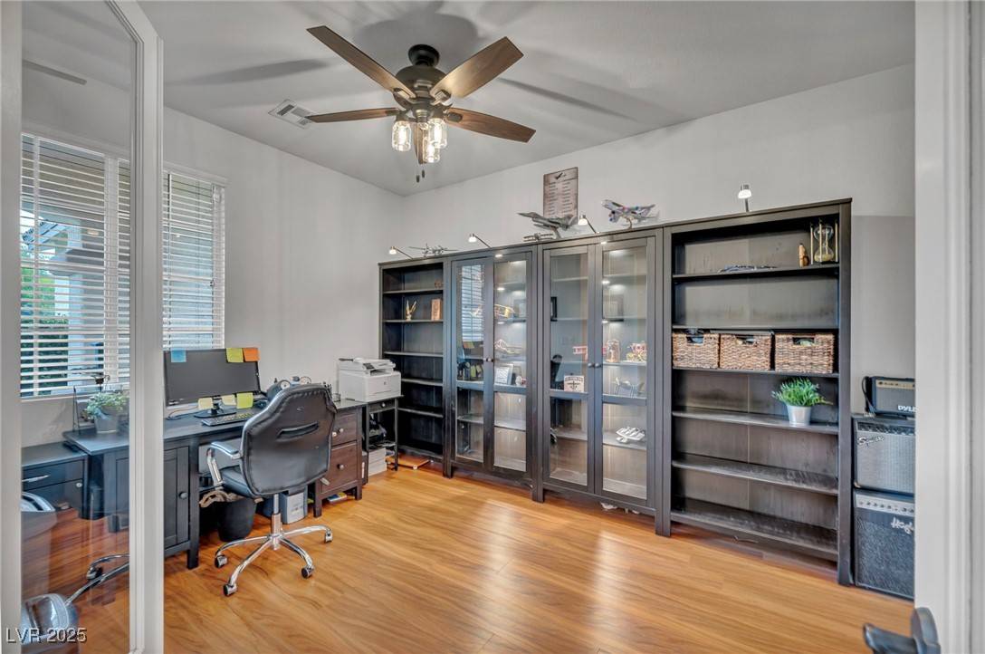 Las Vegas, NV 89129,10213 Treasure Mountain CT