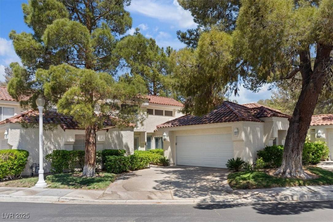 Las Vegas, NV 89113,6925 Emerald Springs LN