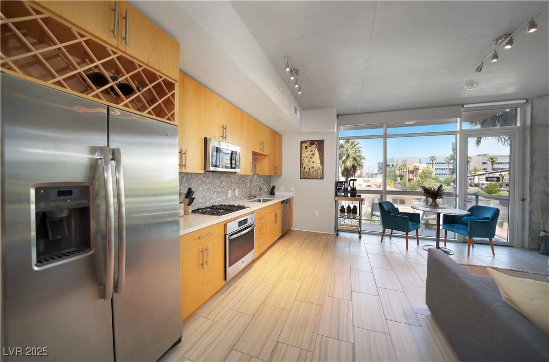 Las Vegas, NV 89101,353 E Bonneville AVE #215