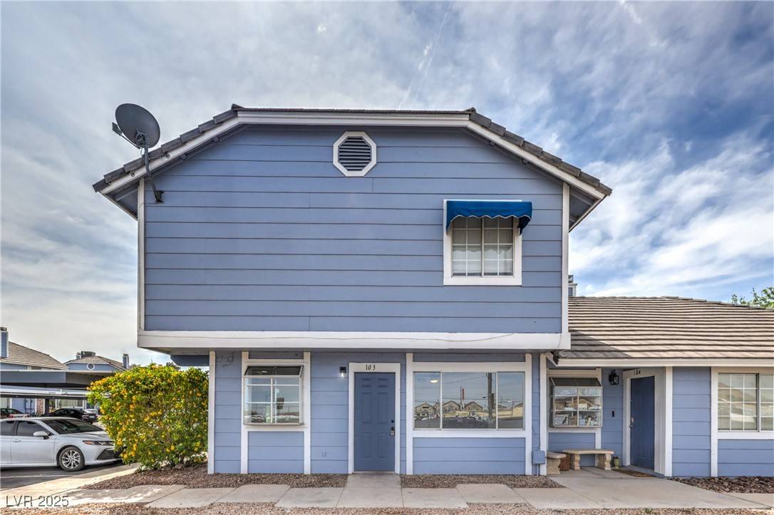Las Vegas, NV 89122,5335 Rod CT #103