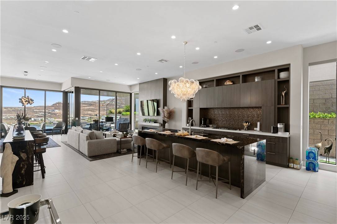 Henderson, NV 89012,668 Falcon Summit CT