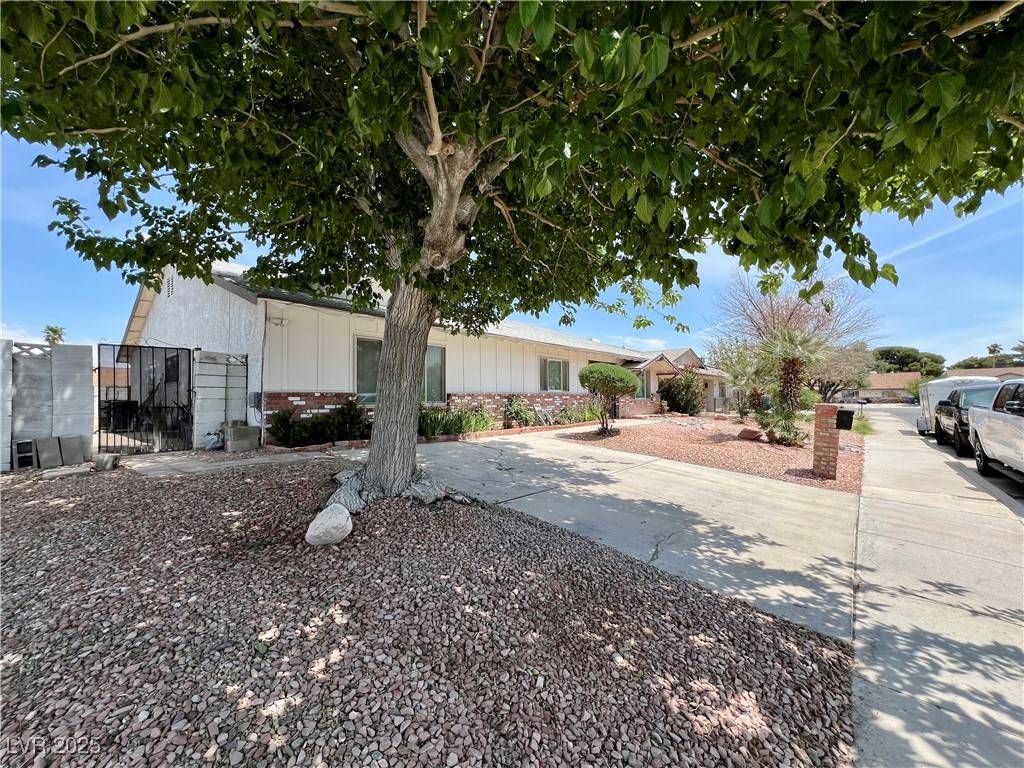 Las Vegas, NV 89121,3144 Downing PL