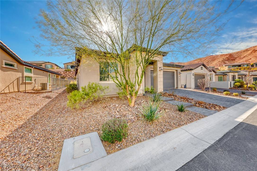 Henderson, NV 89011,29 Sun Mirage AVE