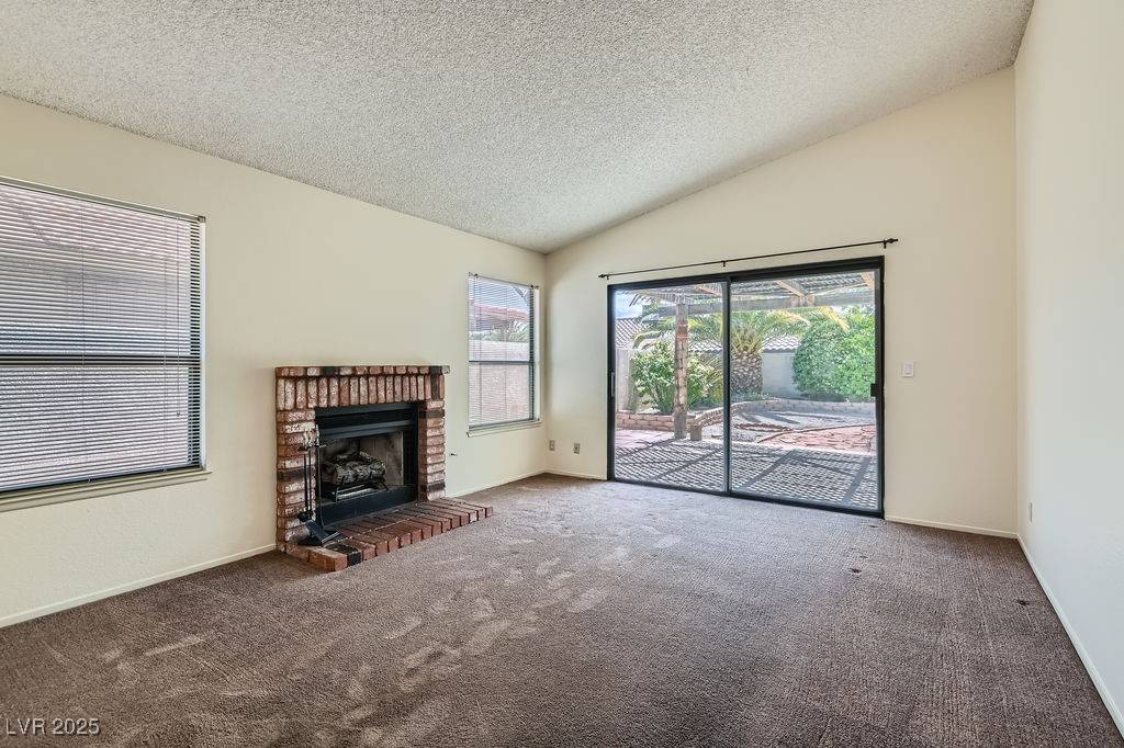 Las Vegas, NV 89108,6417 Plumcrest RD
