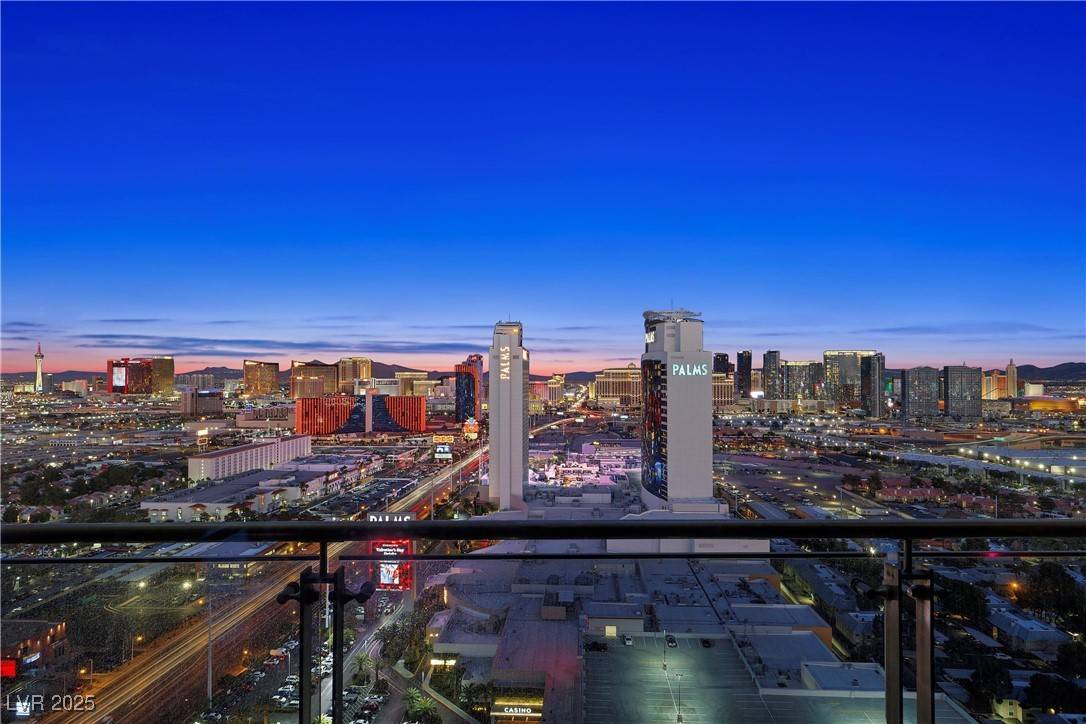 Las Vegas, NV 89103,4381 W FLAMINGO RD #1102/1104