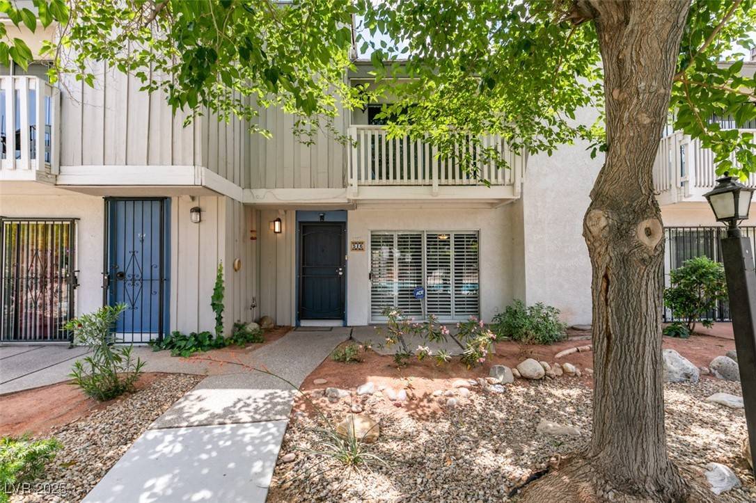 Las Vegas, NV 89169,516 Delfern LN