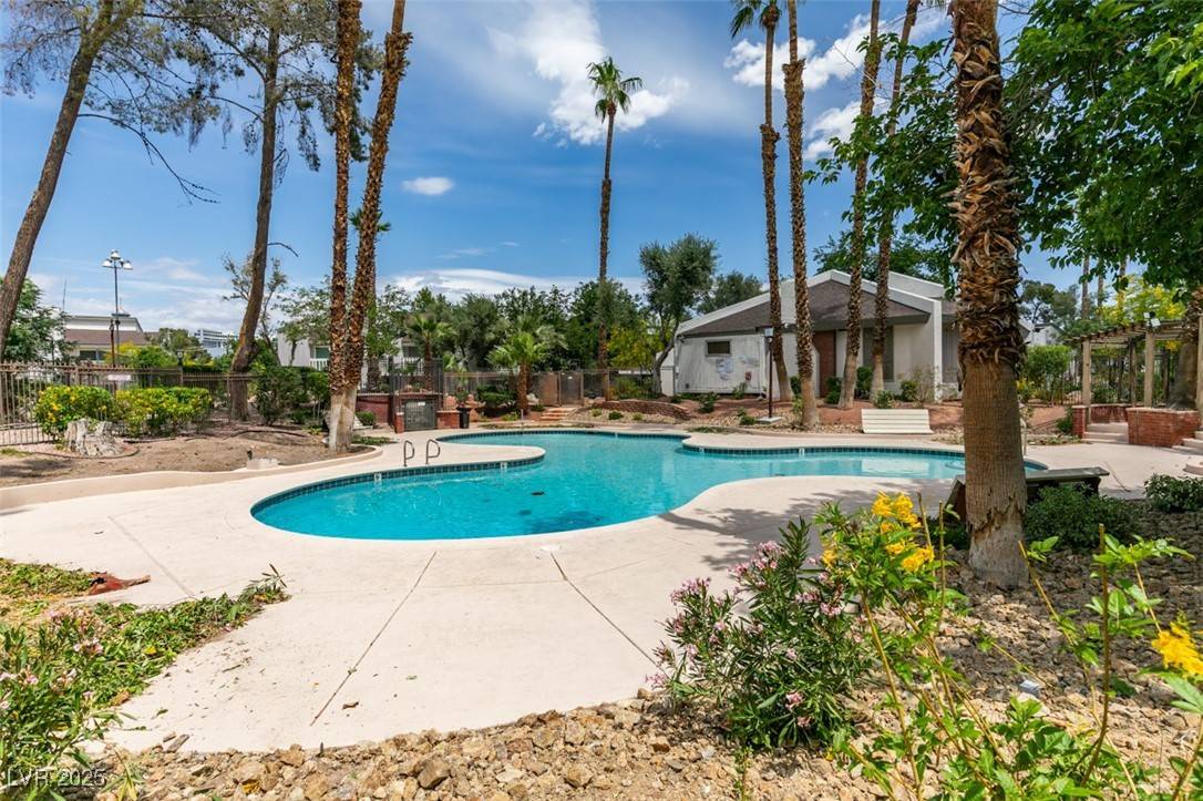 Las Vegas, NV 89169,516 Delfern LN