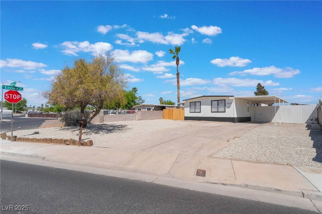 Las Vegas, NV 89121,4848 Fuentes CIR