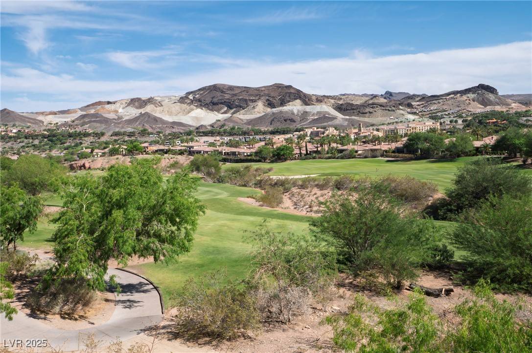 Henderson, NV 89011,32 Cerchio Basso
