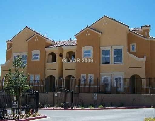 Las Vegas, NV 89129,3975 N Hualapai WAY #284