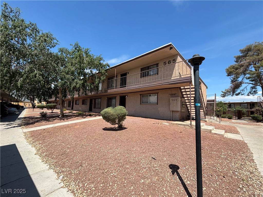 Las Vegas, NV 89169,565 S Royal Crest CIR #16