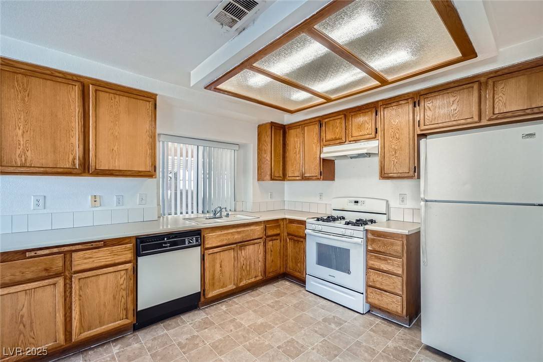 Las Vegas, NV 89110,725 Weatherstone DR