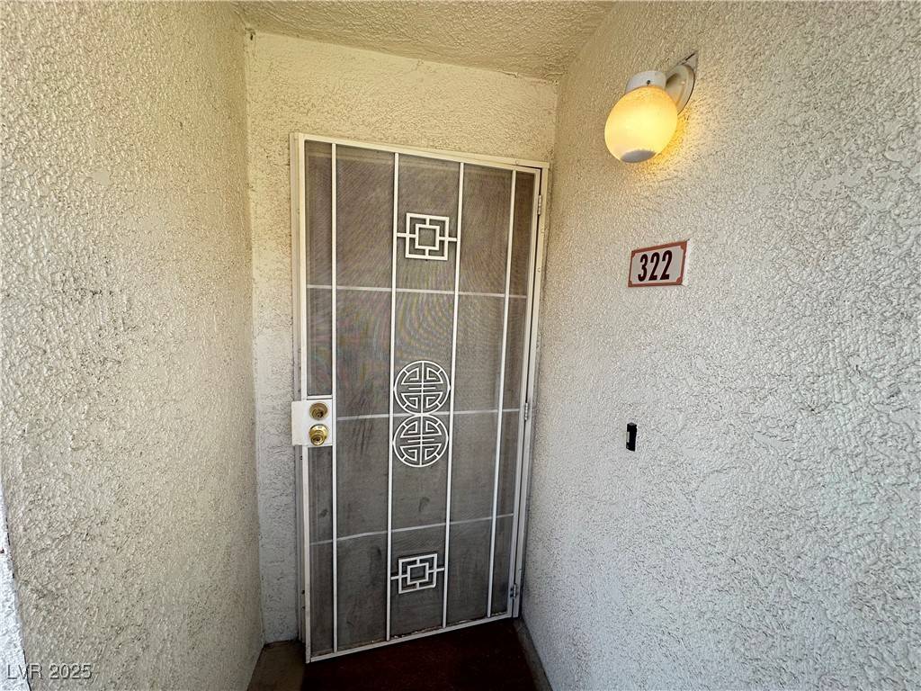 Henderson, NV 89015,698 S Racetrack RD #322