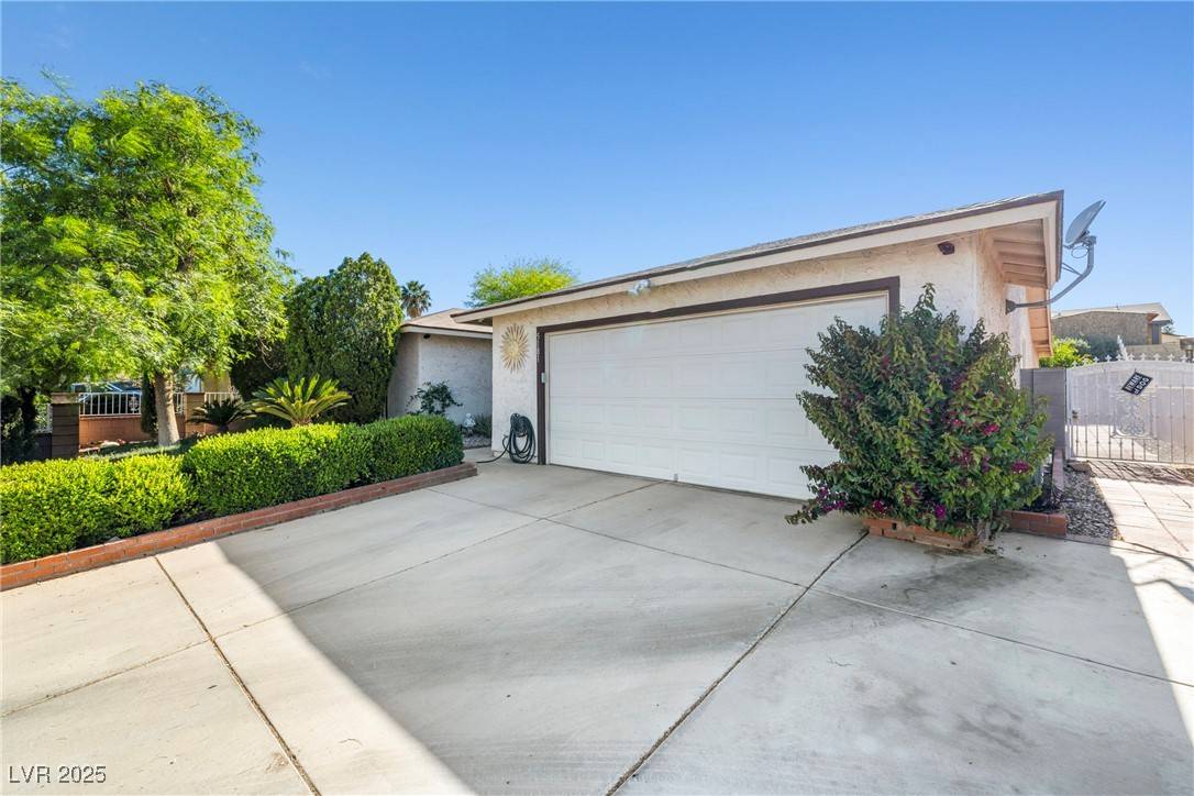 Las Vegas, NV 89122,5181 Morris ST