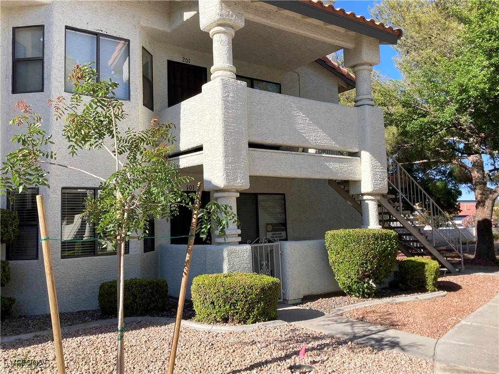 Las Vegas, NV 89117,2704 Otter Creek CT #101
