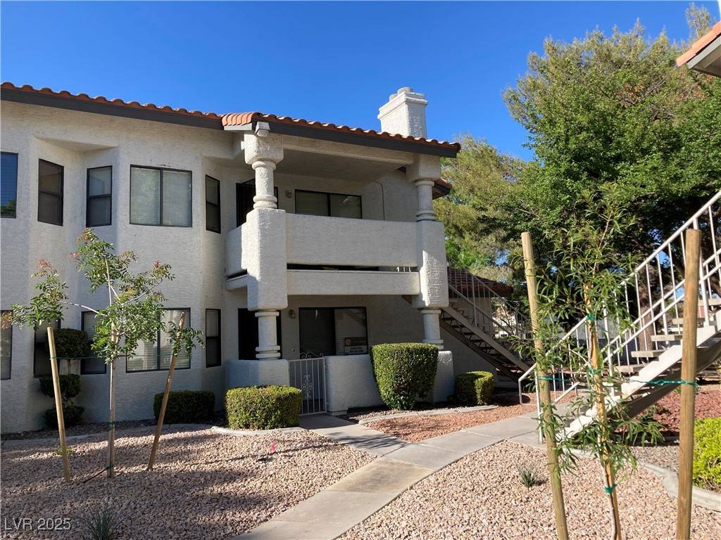 Las Vegas, NV 89117,2704 Otter Creek CT #101