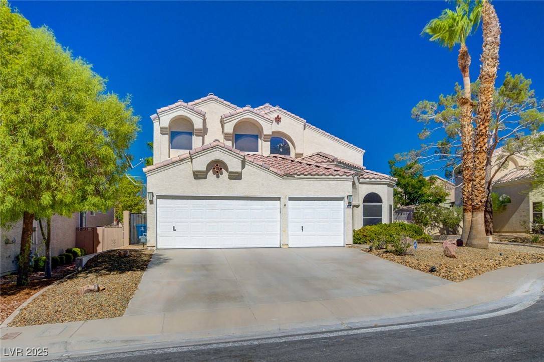 Henderson, NV 89074,22 LANTERN GLOW CIR