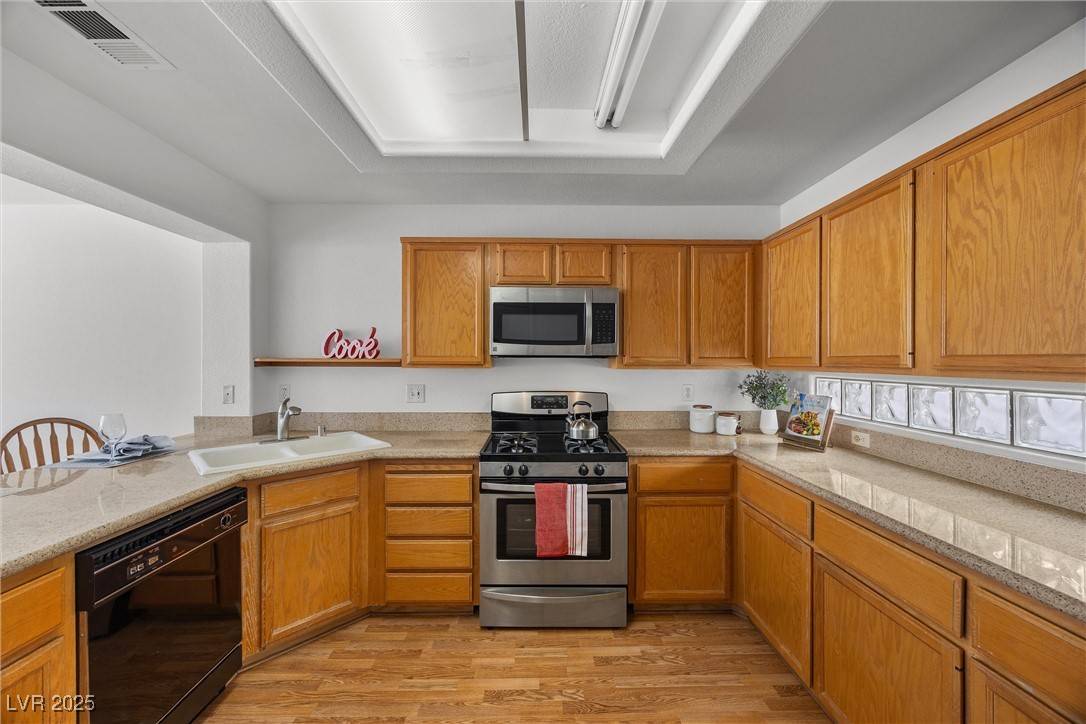 Las Vegas, NV 89129,3425 Creek River DR
