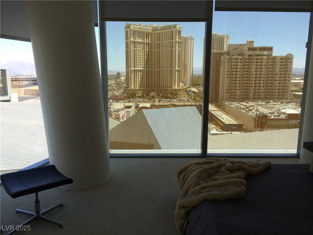 Las Vegas, NV 89158,3722 S LAS VEGAS BL BLVD #806