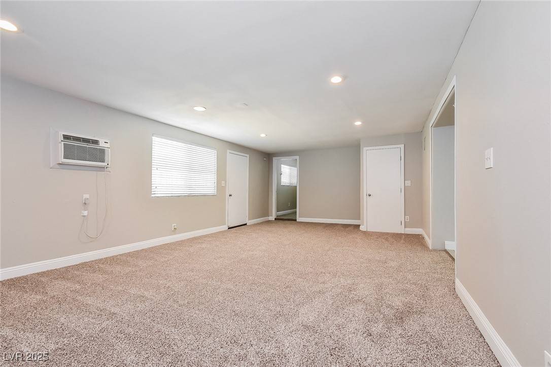 North Las Vegas, NV 89032,2004 Carver AVE