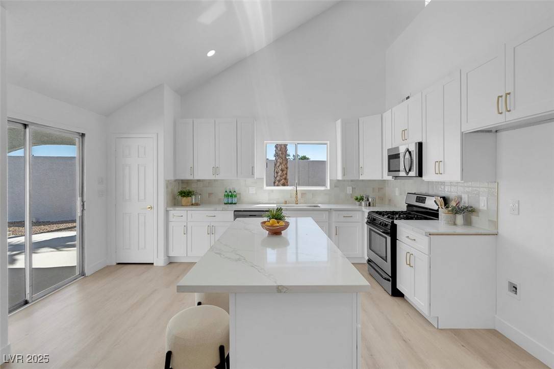 Las Vegas, NV 89108,6700 Pine Needle CT