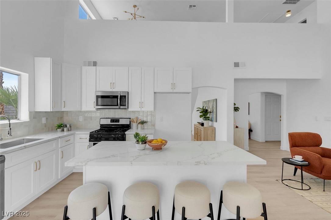 Las Vegas, NV 89108,6700 Pine Needle CT