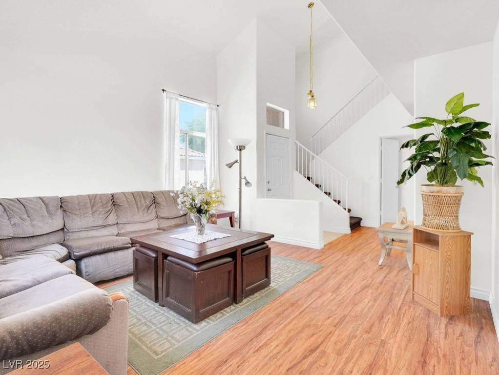 Henderson, NV 89074,185 Renville CT