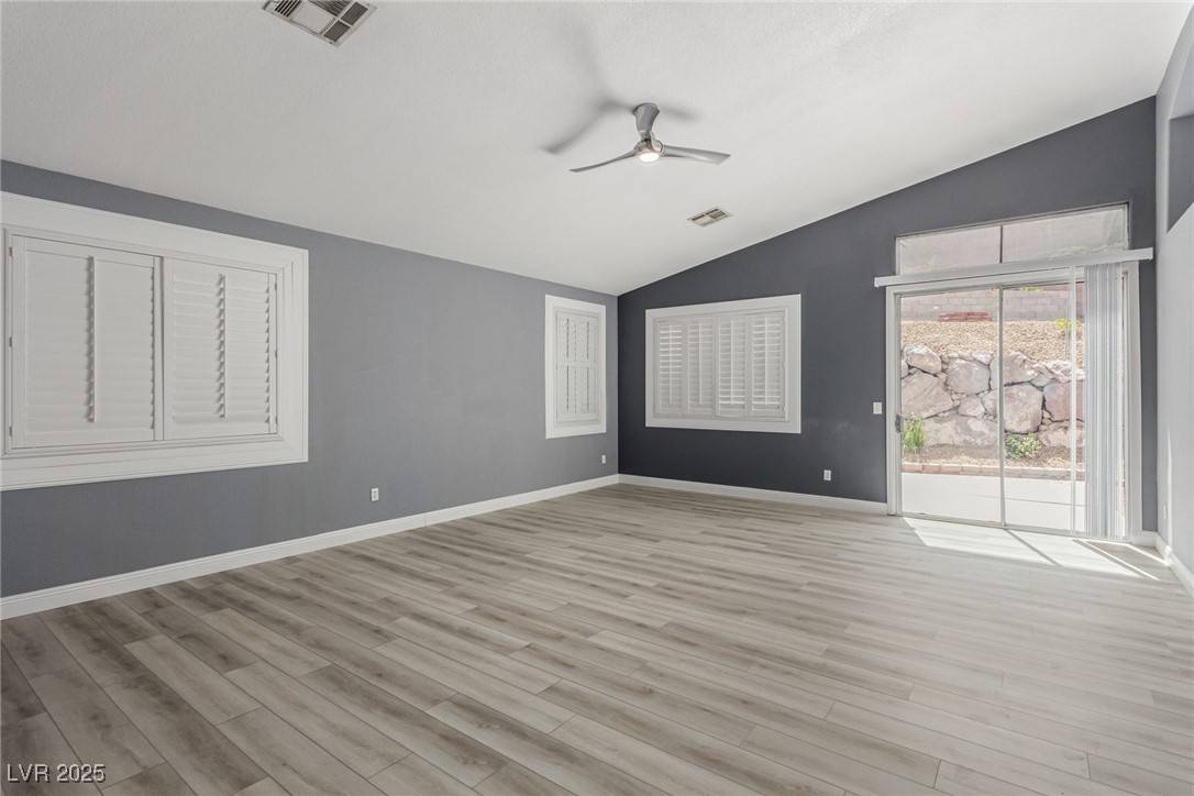 Henderson, NV 89002,71 Blaven DR