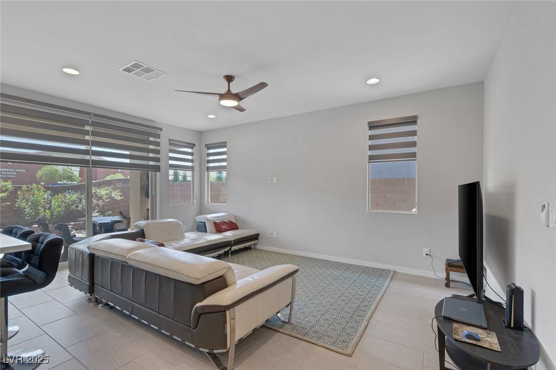 Las Vegas, NV 89148,6934 Alexandrite Peak ST